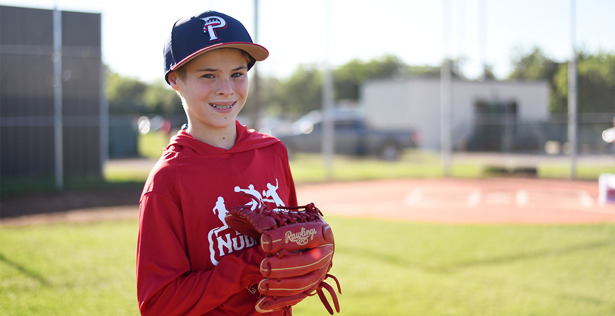 youth baseball player images