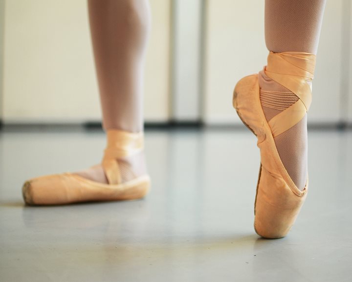 Dancer recovering from ankle injury after receiving treatment from Texas Scottish Rite Hospital for Children 