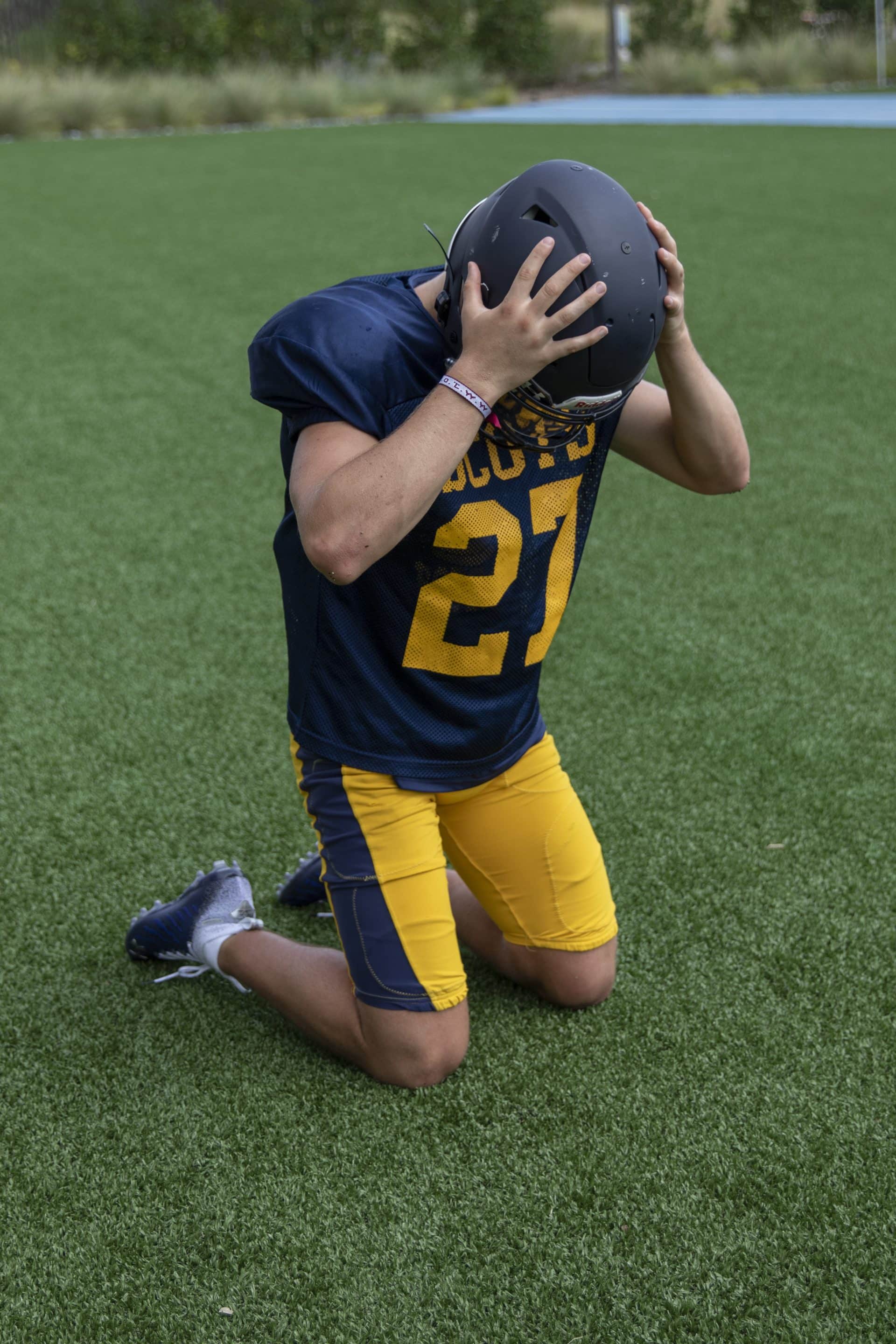 concussion, injury, football injury, hurt, sport-related concussion, stock